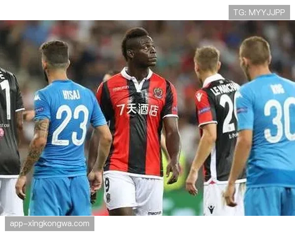 巴洛特利训练迟到还顺走队友的早餐？